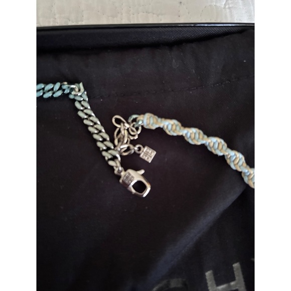 Givenchy women’s necklace - Picture 5 of 5